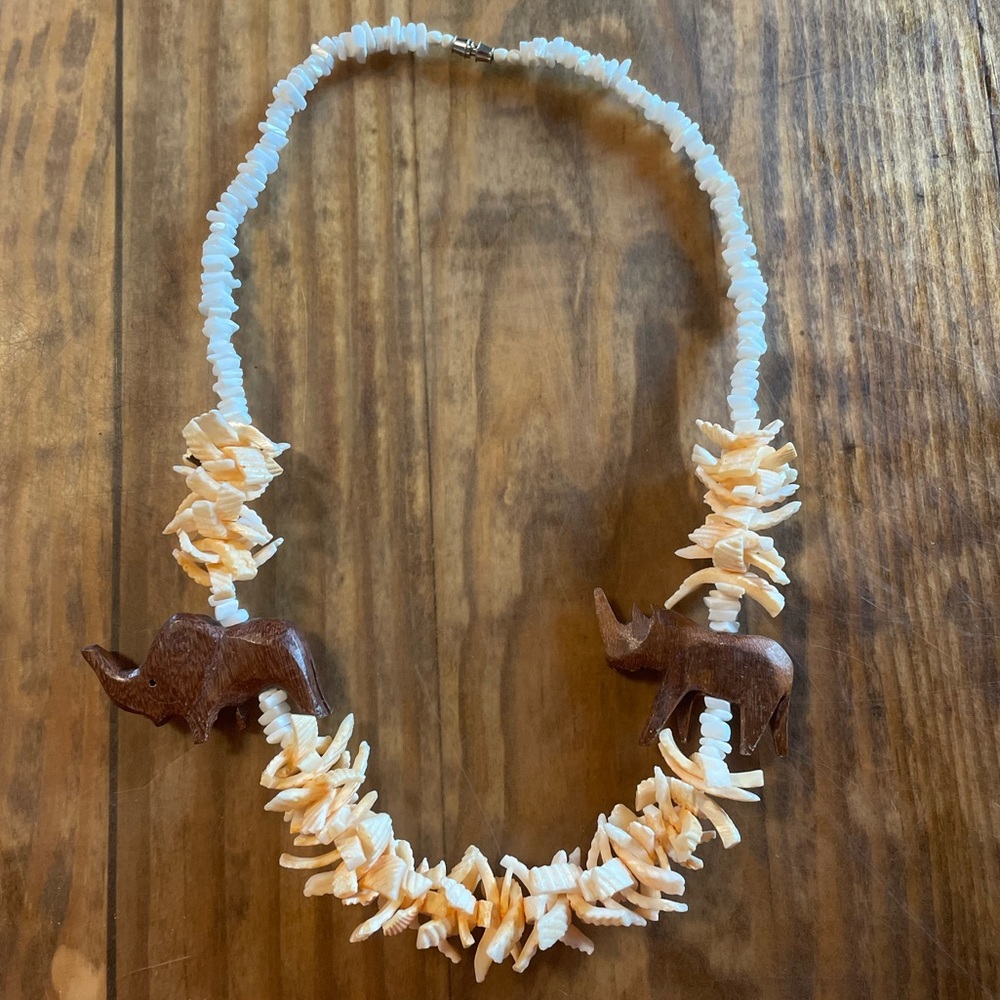 Vintage Shell Wooden Animal Rhino Elephant  twist latch Necklace